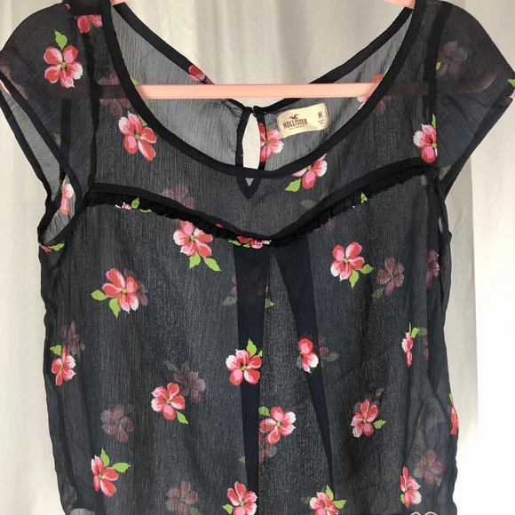 Sheer keyhole top - Picture 3 of 5